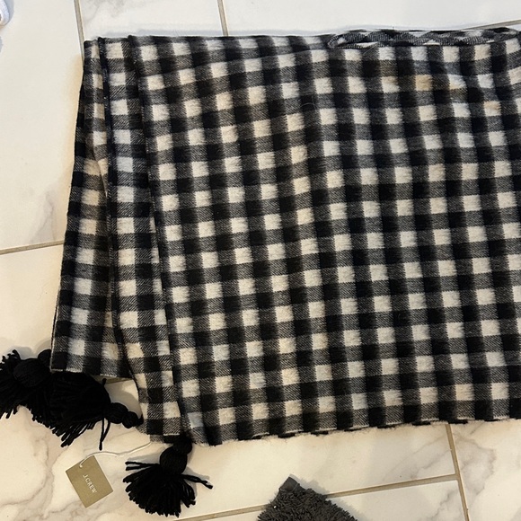 J. Crew Dresses & Skirts - J Crew Black and White Checkered wrap